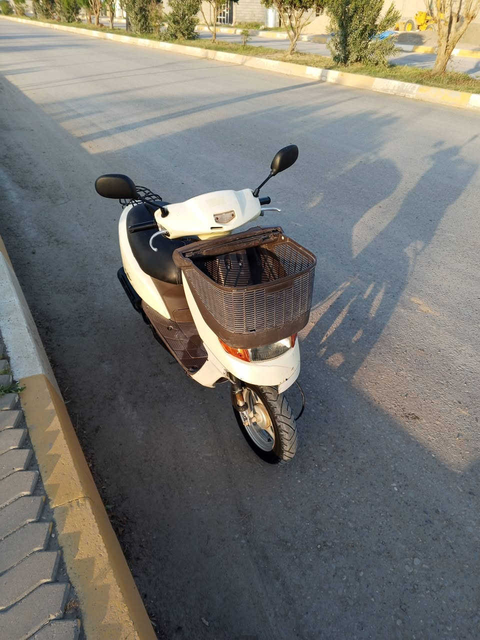 مكاني اسحاقي مركز 
ابو السله دراجه مكينه مفتوحه مجفته جديد بعدها علسحك تايرات جدد كهربائيات شرط كلها مكفوله ما بيها كلوب نقص
 كيج بانزين شغال ابريك خلفي وامامي شغالات لايت اشاير بك لايت كله شغال 

السعر   250 وبيه مجال
مكاني اسحاقي مركز ناحيه 

للاتصال علرقم
***********
