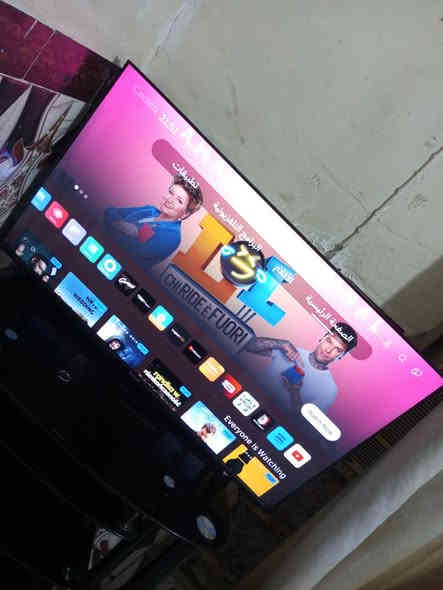 سلام عليكم شاشه حجم 43 نوعيه فريش اصلي فول نت مابيه اي خلل سعر250 مجاله قليل جدا حك جيه مكاني كربلاء الحر***********
