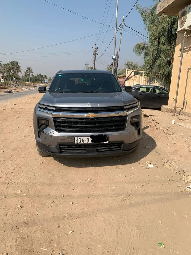 ترافرس 2024 فئة LS
الضرر طفيف لمشاهدة الضرر ادخل على الرابط
‏ https://bid.cars/en/lot/1-48261405/2024-Chevrolet-Traverse-1GNEREKS9RJ177071
رقم الشاصي 1GNEREKS9RJ177071
محرك 2500 تيربو ماشية 45 الف كيلو اللون سلفر غير محدد 
المواصفات معروفة مواصفات LS اذكر بعضهن 
تحكم ستيرن كامل
اوتو ستوب 
هاند بريك دگمة
ثلاث أنظمة قيادة( ثلوج- عادي- سبورت)
بصمة خمسة أبواب 
مقاعد ثلاث صفوف تتسع ل 8 أشخاص 
تبريد ثلاث قطع
نزول الجامات اوتو
كار بلاي / وبلوتوث
تو ويل 
اربع كامرات امامي وخلفي وعلى الجوانب
رادار امامي وخلفي وعلى الجوانب
حساسات امامي وخلفي
صندوق شفط وتشغيل عن بعد
تنبيه هزاز بالكشن 
تنبيه صوتي
توقف ذاتي امامي وخلفي في حالة وجود جسم لم ينتبه له السائق
شاشة كبيرة ذكية فيها كثير من الايعازات مثل قياس دهن الگير والمكينة وكذلك قياس الحماوة وحتى قياس نسبة الدسكات الامامي والخلفية وكذلك برامج ترفيهية 
السيارة حاليا جاهزة  ومرقمة رقم بصرة بكتاب شهداء 
السعر 300 ورقة 
السيارة موجودة حاليا في النجف 
رقم الهاتف ***********
