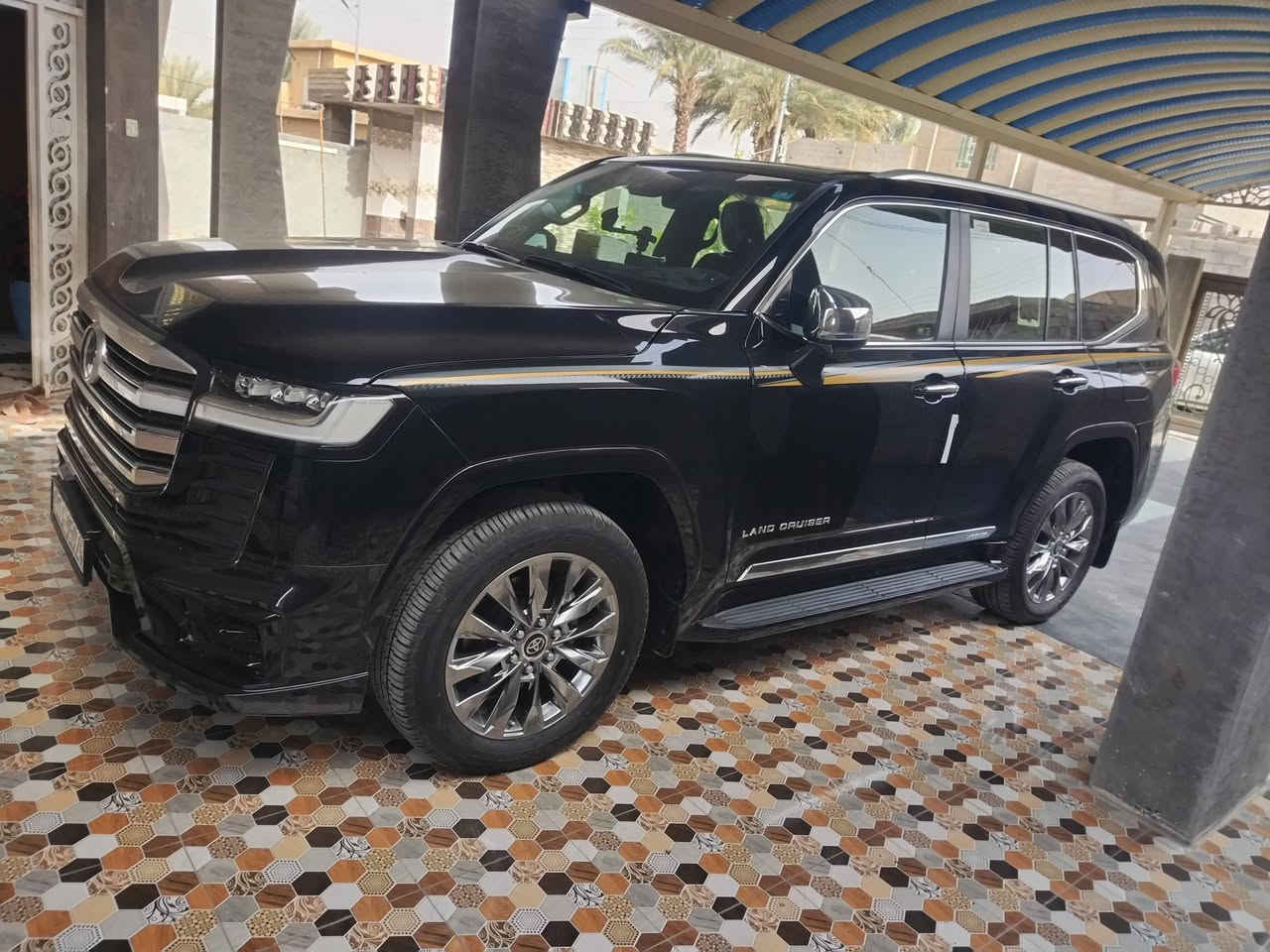 لاندكروز موديل24vx ماشي 2000كافله عامله رقم بغداد ***********
