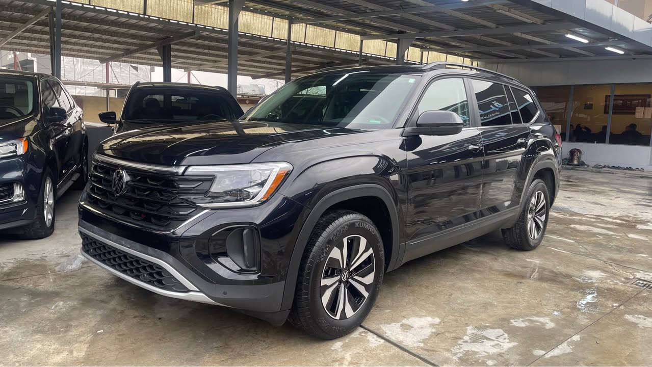 Volkswagen atlas 2024 SE 
4motion
نمونەیە لە جوانی و پاک و خاوێنی 
٤ پستنی تۆڕبۆیە 
ناوی هەموی لەمسە
گێچ ئەلیکترۆنی
برێل بەسمە
تەنها بۆنیدی بۆیاخە بێ ناوگرتن بێ ئەیرباگ تەقین
٣ ڕیز کوشنە 
(سوکان هیتەرە 
کوشن سارد و گەرمە
تەبرید مەرکەزیە 
IQ light واتا لایتەکانی ناوچەی کوێرەو لەگەڵ سوکان ئەسوڕێ 
فۆڕمەیشنە 
خەتی جادەیە 
تەحدید سورعەیە 
ڕادارەی پشت و پاشی هەیە…هتد) 

ناونیشان سلێمانی 
 نرخی 253 مەجال 
***********
Volkswagen Atlas Se 2024
4 motion
حجم المحرك 4 سلندر تربو

‎وارد امريكي   

بونيد صبخ فقط بدون دواخل بدون ايرباك

بدون دواخل

المواصفات  :

4mation دبل اکسل

بصمة تشغيل

بصمة أبواب

تشغيل عن بعد (Remote Start) 

رادار أمامي (تحديد مسار)

رادار جانبي (نقاط عمياء)

رادار خلفي (تحذير من الاصطدام)

سستم سماعات FENDER

تحكم وضعيات القيادة Drive Modes 

تبريد مركزي لمس

كشنات جلد+تدفئة

هاند بريك بصمة

Android Auto 

Apple Car Play 

مانع انزلاق+ABS

شاشة كبيرة لمس

حساسات خلفية+ كاميرا 

كشنات تدفية وتبريد

تحكمات استيرن

اوتو ستارت Auto start 

اوتو ستوب Auto Stop 

وبقية المواصفات المعروفة

للسعر253$ورقة

العنوان سليماني

كاتي بدون ارقام تترقم شمالي فقط

للاتصال استفسار واتس اب

*********** السليمانية, العراق

