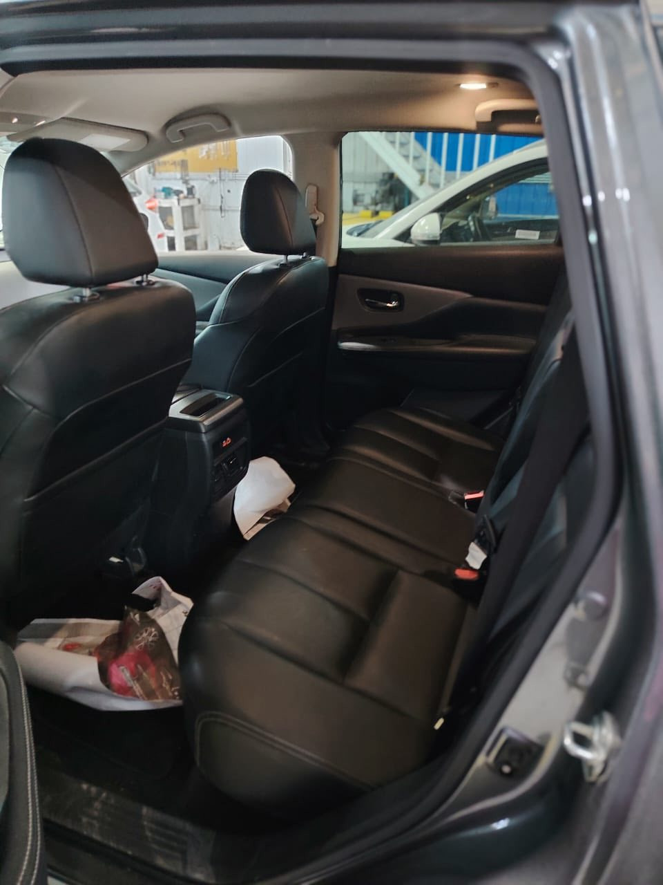 نيسان مورانو موديل 23  محرك 6 سلندر بدون رقم حادثهه باب بدون ايرباك بدون تبديل صبغ قطعه ونص مكان السياره بغداد السعر 150 رقمي ***********
