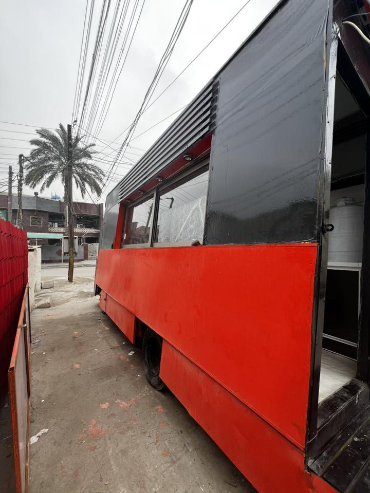 للبيع مطعم متنقل مع كافة محتوياتة الجديدة ولغير مستعملة مكاني بغداد الدورة للاستفسار على هذا رقم *********** السعر ٤٥ ورقة
