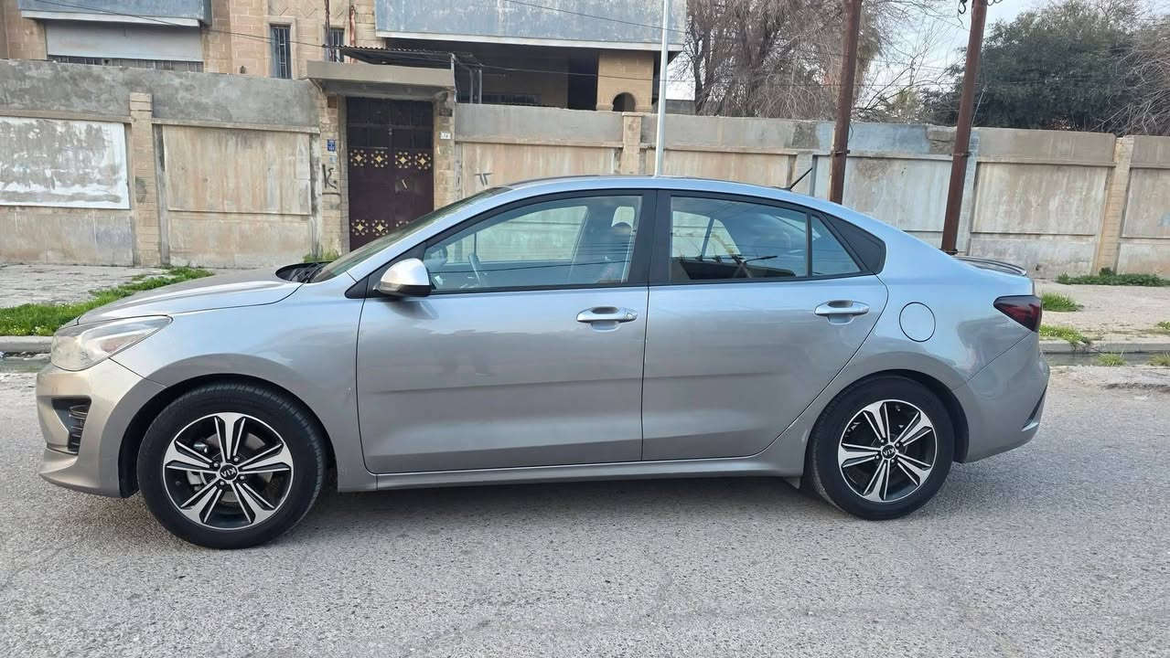 السلام عليكم..ورمضان كريم عليكم جميعاً
كيا ريو وارد امريكي 2022 للبيع ..مواصفاتها معروفة
سيارة حلوة و نظيفة وما تحتاج اي مصرف تشغل وتمشي 
بيها طخة خفيفة هنا بالعراق اسفل الباب موجودة بالصور بالبوست 
وصور حادثها بامريكا موجودة 👇🏻
 ايرباك ستيرن فقط طاك ومصلح..
السيارة رقم اربيل وموجودة بالموصل 
سعرها ١٢٥ وبيها مجال بسيط 
التواصل على الماسنجر للجادين بالشراء لطفا 🤝


**إذا كنت صاحب هذا الإعلان وتريد حذفه لأي سبب، رجاءا أرسل رسالة إلى الدعم الفني**