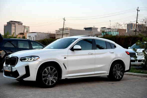 Bmw x4 2024 
فول مواصفات 
بنوراما 
ركن ذاتي 
كامرات 360 
قيادة ذاتية 
رادارات 
فول للاخير السيارة 
ماشية 31 الف كيلو 
الضرر بس الدعامية 
والايرباك راجع سستم 
مكان السيارة الديوانية 
السعر 
360$ 
*********** 
غير متواجد على الفيس
