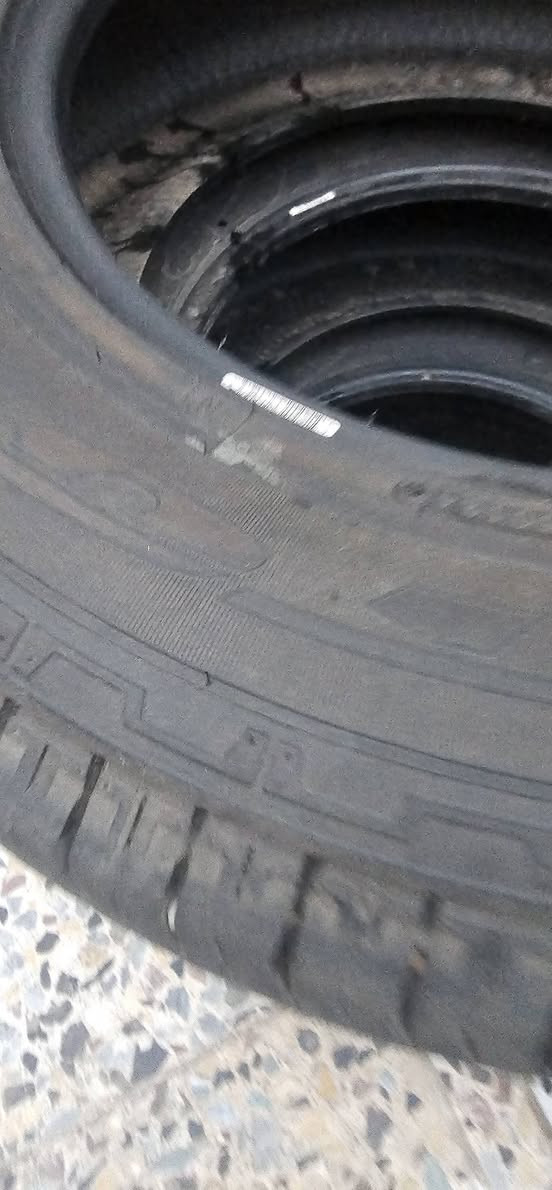 للبيع ٣ اطارات
قياس 265 / 65 / 18 R
هاتف ***********
قيم وخذ
بغداد
