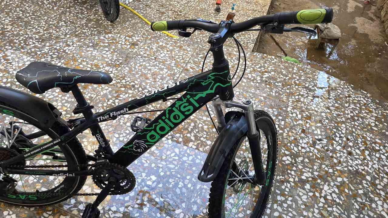 بايسكل جبلي لون اسود مدمج بأخضر فسفوري لون مميز الحجم 24
يحتاج عيار + تبديل كيبل الكير الأمامي السعر 70 وبيه مجال للطيبين مكاني الاعظمية الي يريده يتفضل خاص


**إذا كنت صاحب هذا الإعلان وتريد حذفه لأي سبب، رجاءا أرسل رسالة إلى الدعم الفني**