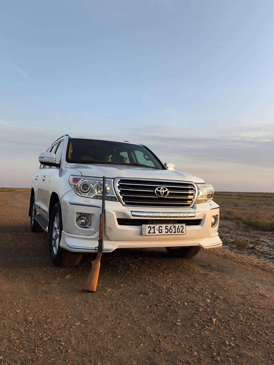 السلام عليكم سيارة لاندكروزر GXRفطيم موديل 13 مكفولة كفالة عامة ماشية 140محرك 8سلندر فول مواصفات  مري قلاب كهربائي أشارة ترحيب وفتحة سقف تبريد ثلاث قطع كشن جلد DVDبالقمارة وبعد بيها هواي مواصفات رقم سليمانية تحويل مباشر مكاني ميسان الشراي يتصل ***********/***********
