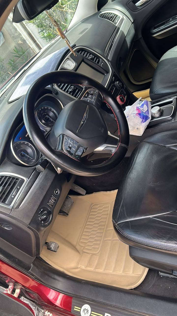 للبيع فقط  c300 مديل 15 مرمزه 2020 رقم بقداد سياره بيه صبق كلير فقط اربع قطع وبقي كفله صور لحدث مرفقه لمنشور سيارهةجديده بمعنه لكلمه ومال جناي سعره جوه سوك سعر وبقي تفصيل خاص اي نقص ما بيه مكاني بصره كرنه نتصل وبيك خير وتدلل ***********
