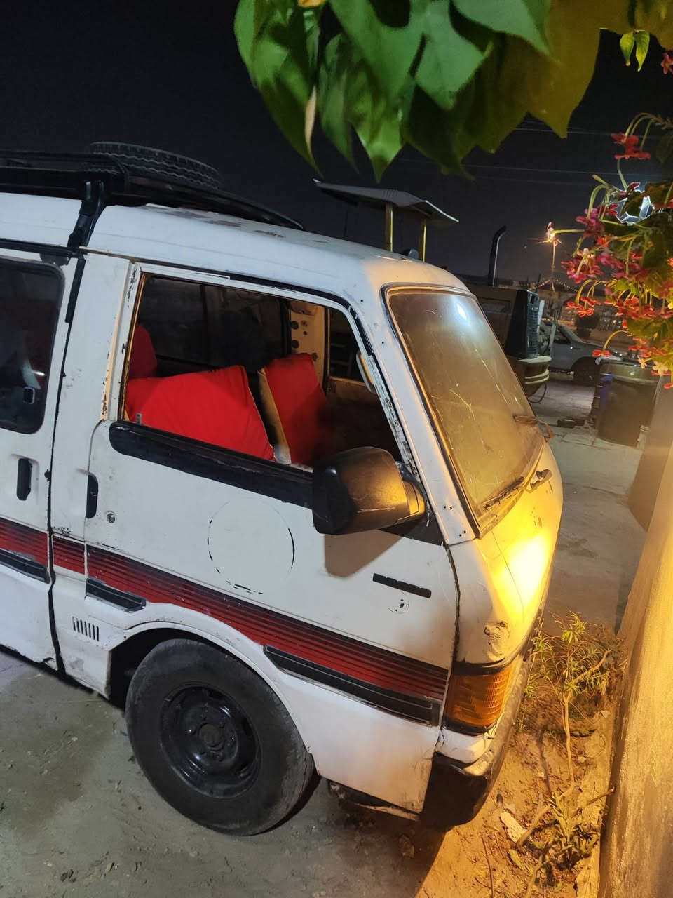 كيه ماصده للبيع سياره حلوه داخل وخارج
مكينه تبخر بس شغاله كير حلو سياره ما متعوبه دخم تاير جديد 
رقم الماني بابل ما اندل راعيهه اتكفلك سرقه وعشائر 
مكاني بغداد مدينه الصدر الستفساره *********** 
السعر 18 وبيهه مجال حق الجيه
