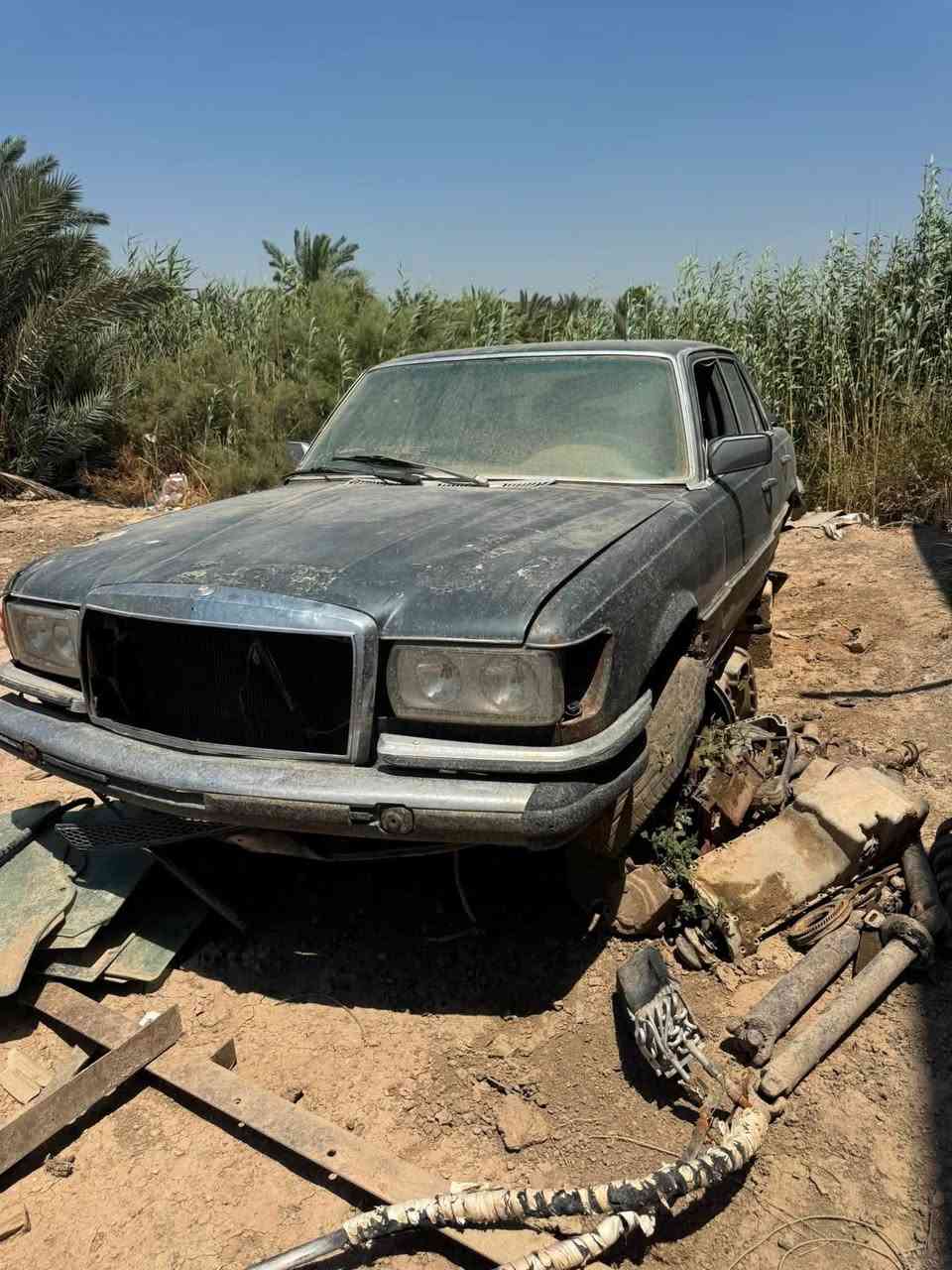 للبيع مارسدس بدون ارقام موديل 79 بدون مكينه وكير ***********

