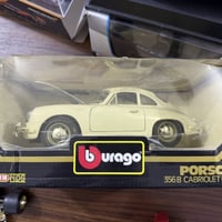 ١٢ سيارة حجم ١/١٨ ٦ جدد و٦ مستخدمات عرض فقط بس ثنين مال سباق حجم ١/٢٤ ...