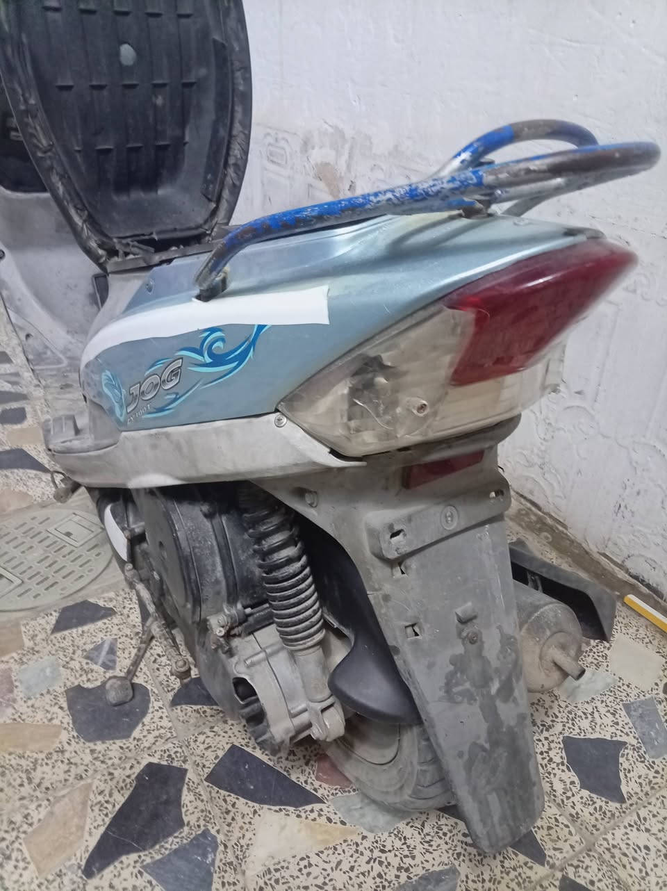 السلام عليكم دراجه للبيع شوفت عينك مجفته جديد صار سبوعين الدراجه نضيفه كفرات ابو الختم البلادي اتكفلك سرقه وعشاير نكره هندر سلف عطلان بس تبديل مكاني بغداد مدينة الصدر السعر 350 الرقم ***********
