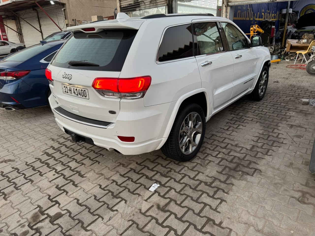 السلام عليكم جيب مديل 2015 رقم بغداد باسمي السياره مكينه أمريكي مكينه كير حداده كفاله 
السياره بيها صفحه صبغ 
مكان السياره بصره جمهوريه 
لاستفسار انتصل ما متواجد ع نت *********** 
السعر 188 قفل
