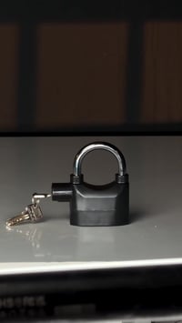 قفل ذكي • صافرة 110 ديسيبل • حساس حركة