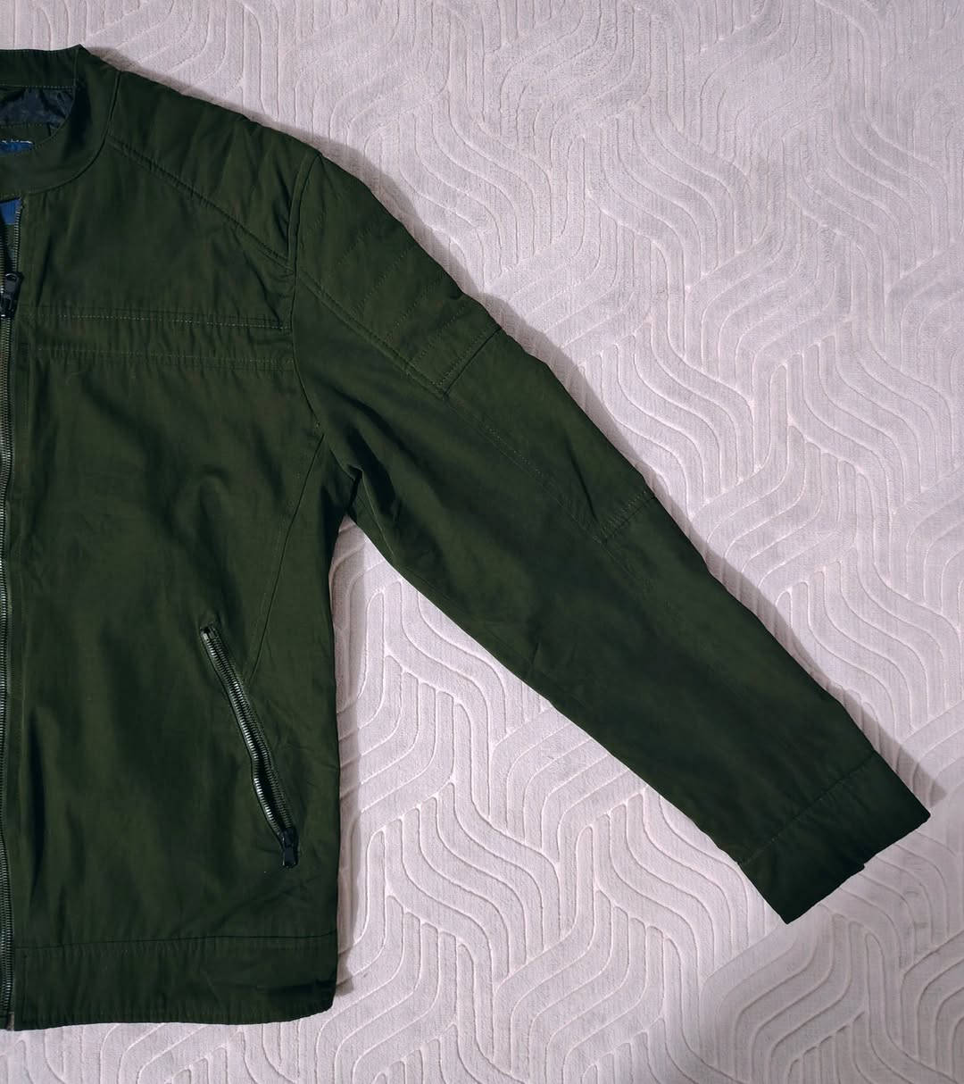 12 الف فقط 🔥🧥❄️
تلبس وزن من 75 الى 90
للحجز مراسلة الصفحة او الاتصال 
***********
