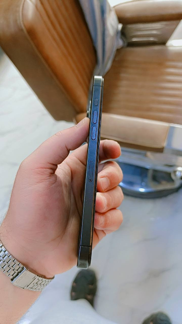 السلام عليكم
١٥برو ماكس ٢٥٦ شرق اوسط
لون أسود مبدل شاشه فقط
بطاريه اصلي ٩٠٪
٨٥٠وببي مجال 
***********
حله / حي الطياره
