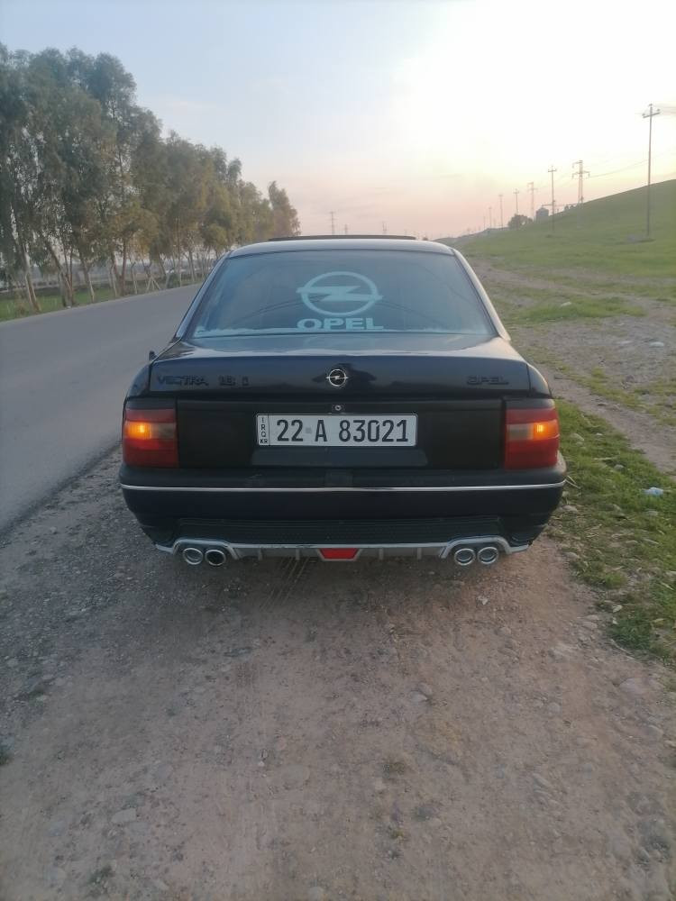 ئۆپڵ ڤیترا مۆدیل 1991 مەکینە 18 سلایت abs
گیرعاديه سيارەکە زۆر جوانە و بێ مەسرەفە 
بێ لێدان و براوە بەناو خۆمە کۆبۆن بەنزین یشی هەیە .
سحرى 37  و مجاليكى كم

ژ.م /   *********** ديبيس, كركوك
