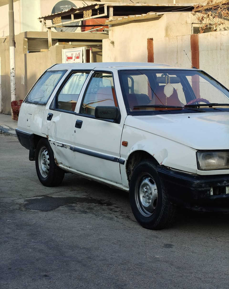 السلام عليكم
ميتسيبوشي لانسر 
موديل 88 
رقم نجف 
راعيها من الديوانية 
سنوية منتهية من 2019 

مكينة مستحقة 

السعر 16$ 
وبيها مجال 

العنوان واسط / العزيزية 

***********
***********
