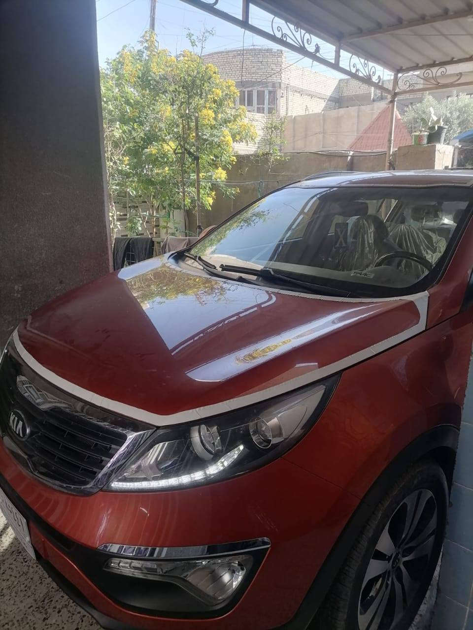 السلام عليكم ورحمة الله وبركاته سبورتج موديل 2014  بعدها بتراب الشركة سيارة جديدة ماشية 46  سيارة كلها مكفولة  عدة اصبع بارت خلف باب سايق  باقي ملة مكفول  السعر 160 استفسار         ***********           ***********
