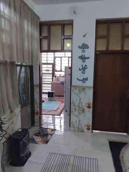 اعلان : عقار للبيع ( طابو  ملك صرف    في الزعفرانيه 

🔸 موقع العقار :  شارع المعهد خلف مدرسه الكندي   

تبليط مجاري كهرباء متوفر كلشي 

🔸 مساحة العقار : (150) متر  الواجهة(7 ونص) نزال (20)

🔸 جنس العقار : طابو ملك صرف   حديث بناء درجه اولى 

طابقين    كامل 

🏗 يحتوي على  ستقبال مطبخ صاله غرفه منور صحيات 

🏕 طابق ثاني 3 غرف  نوم صاله مع الصحيات  

صطح شتايكر بيتونه 

__
♦️ للاستفسار يرجى مراسلة الصفحة او الاتصال على الهادف  

***********

السعر 220 قابل التفاوض 
او مراجعه مكتب الاماكن للعقارات
