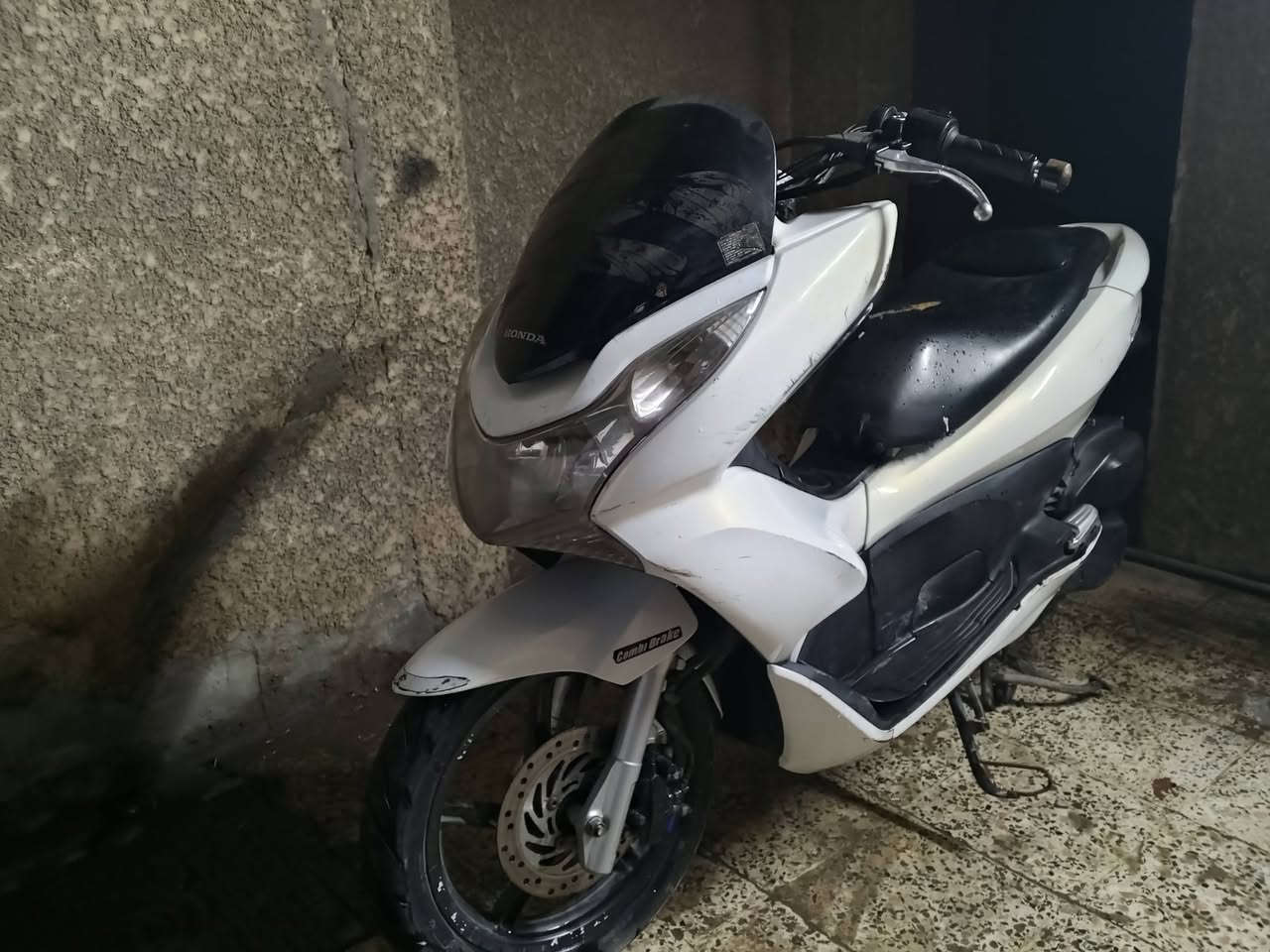 بيسي اكس للبيع نضيفه كلشي مابيه رايده بمليون ***********
