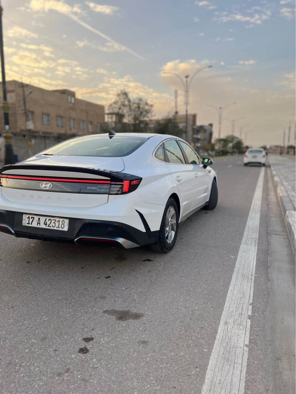 السلام عليكم 

سوناته مديل 25 
ماشيه 16 ميل 
حادثها جانبي جاملغ خلفي صبغ وتبديل باب 
البجم كبس 
السياره بدون ارباك 
محرك 2500 
رقم شهداء حجز سنتين 
السعر 197 وبيها مجال 
للأتصال او واتساب ***********
مكان السياره بصره البصرة, العراق
