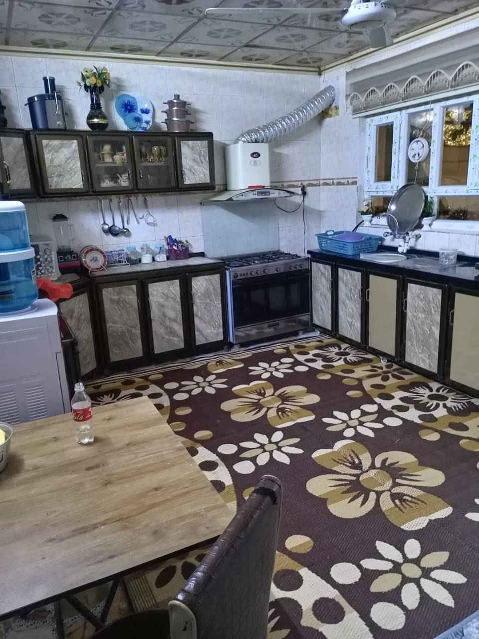 بيت للبيع 🏠🏠
🟨حي سومر. قرب جامع قباء
تفاصيل
🔴مساحة (200)م  طابقين معزول. بيت مرتب جدا 
طابق الاول (غرفتين نوم- هول -استقبال - مطبخ - صحيات )
طابق الثاني (غرفتين نوم- هول -  - صحيات)
🔴شرط التحويل
 
تگدر تتواصل مع الارقام او علواتساب

📶 ***********

📞 ***********

موقع مكتبنا @الصالحين للعقار 2 سوق سومر تقاطع الثاني
