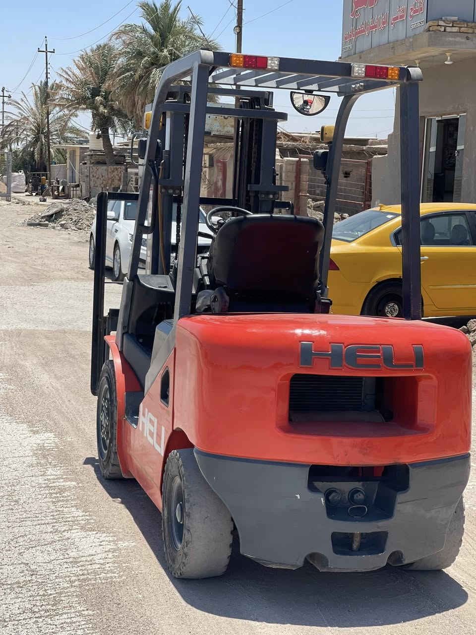للبيع رافعه شوكيه نوع HELI موديل ٢٠١٧ سعات العمل ٥٠٠٠ ساعه ٣طن جب سلايتين ٣حركات رافعه حلوه جديده جاهزه مكينه ازوزه رافعه مكفوله كفاله عامه جاهزه للعمل مكاني واسط الكوت الشراي يتصل ***********

