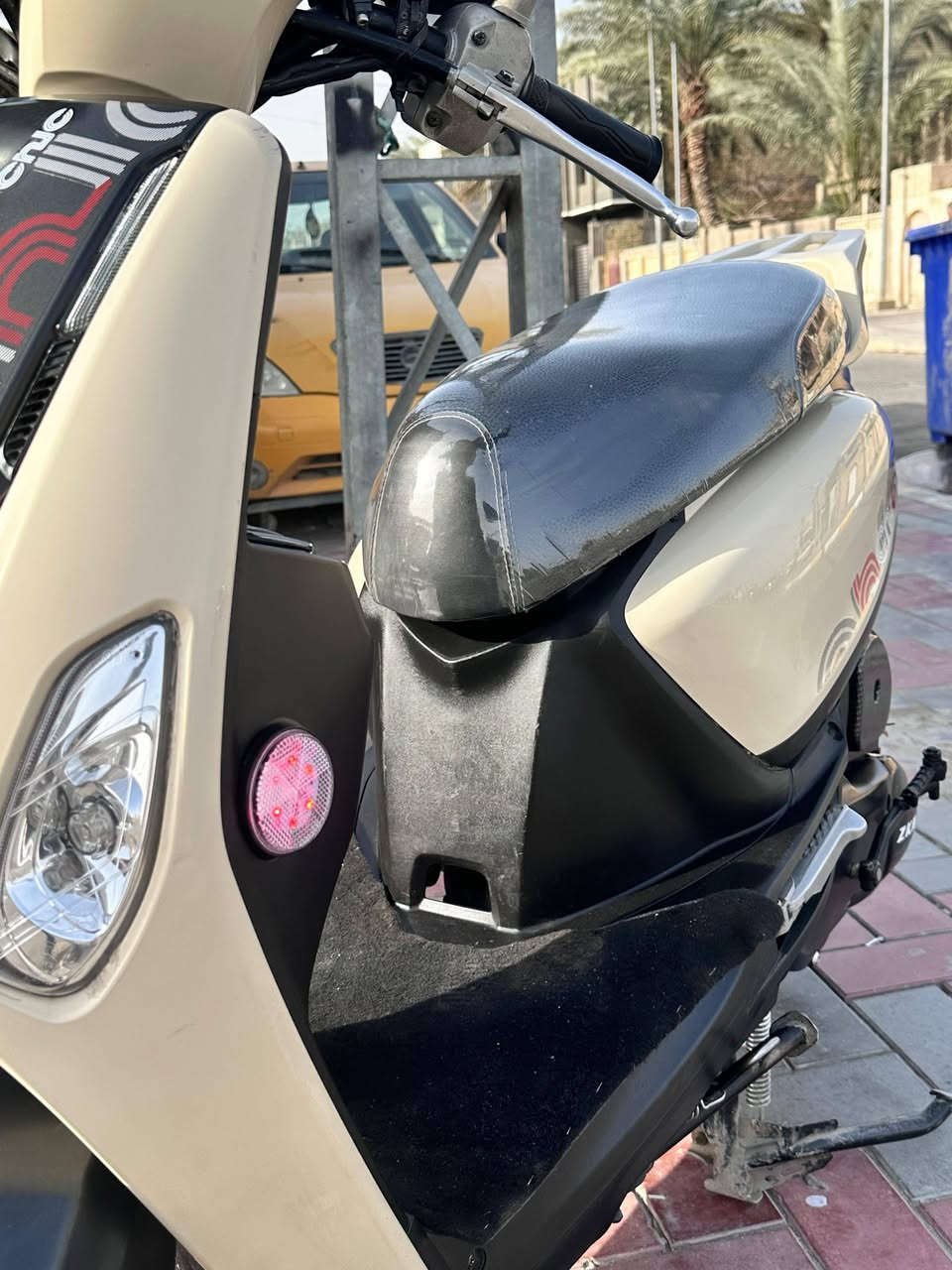 سلام عليكم..دراجه ماكس بوليسي
اللبيع مكينه امتياز ياباني الدراجه صار 8 اشهر طالعه من المعرض ما بيها اي نقص الحمدالله كهربائيات كلها شغاله الإضافات الي بيها زنون لدأت جانبيه شاحن مبايل سريع  أمبيثري تايرات جديده الدراجه مكفوله من كلشي الاستفسار الاتصال على الرقم مكاني كربلاء ***********
