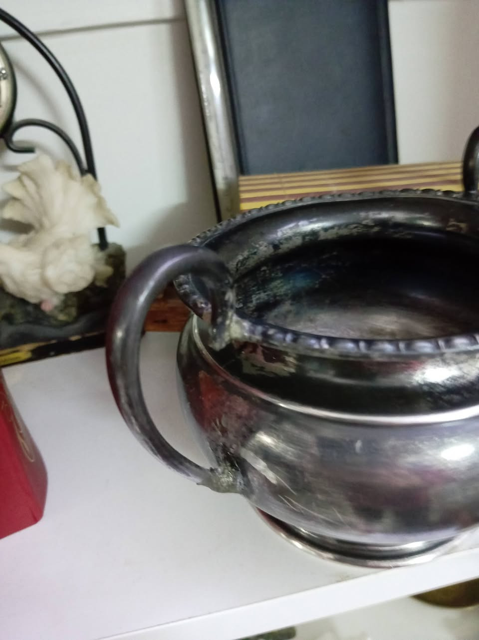 اناء معدني قديم طلاء فضة. مختوم * قبضة واحدة ملحومة.
السعر / ٢٠ الف التسليم مباشر بدون توصيل بغداد البلديات


**إذا كنت صاحب هذا الإعلان وتريد حذفه لأي سبب، رجاءا أرسل رسالة إلى الدعم الفني**