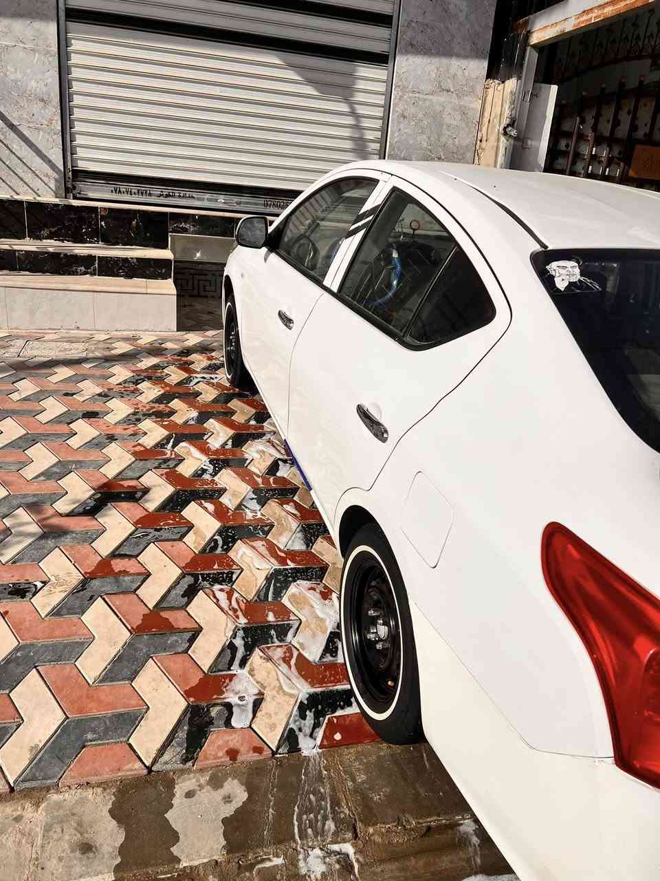 سلام عليكم نيسان صني هندي 2019 رقم اربيل الماني بسم شركه شرط تريد وكاله تريد مداور السياره بيها شبر صبغ بالجاملغ الامامي فقط بدون فتح والباقي كفاله حتى من البارد ماشيه 170 مكاني نجف *********** السعر 105 وبيها مجال قليل
