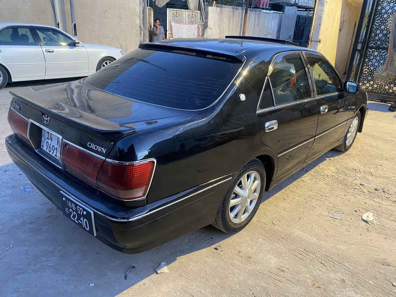كراون موديل 2001 تسجيل جديد قرار 48 تحويل ثاني يوم رقم بصرة سياره جاهزه من الطول لطول تخم تاير ويل نجمه محرك ديفور الزغير  السياره كص جنطه  السعر 97 بيها مجال لشراي رقمي ***********
مكاني البصرة
