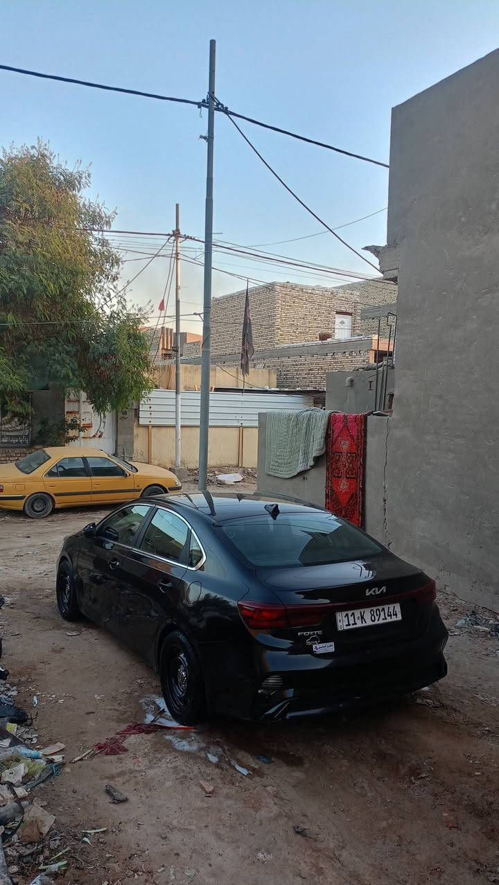 السلام عليكم 
فورتي موديل 2023 
حادثها تبديل جاملغ وصبغ ربع البنيد شاصي لغد كفالة 
مواصفات تبريد قطعتين 
إشارة بالمري 
تدفئة كشنات وستيرن
شحن لاسلكي 
رادار خلفي وامامي وجانبي فول عدا البصمة والفتحة
ترقيم جديد بغداد الجديد بسمي مداور ثاني يوم 
السعر 151وبيها مجال 
مكان السيارة الديوانية 
للاستفسار *********** صور حادث راسلني وتدلل
***********
