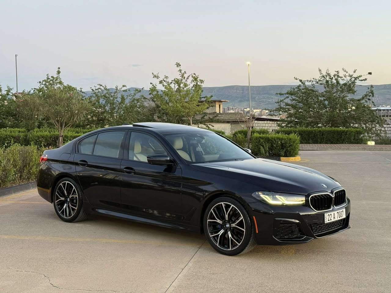 ﷽
للبيع 
بي أم دبليو 
5 Series 
موديل 2021 
مواصفات M-Package
لون مميز نيلي
مواصفات فوول ١/١ 
بصمة ، فتحه  ، سنوق شفط ، لايت ليد و متحرك ، داتاشو جبير ، ٤ رادار ، كشن كهرباء ، ستيرن كهربائي ، كشن و ستيرن هيتر ، كشن خلفي هيتر ، دبل رادار ، رادار جبير ، عداد إلكتروني ، ٥ كاميرا ، ٥ بردات ، داخا اوف وايت ، كشن ٧٠٠ ،  سماعه Harman/Kardon
سيارة بدون قطره صبغ بدون حادث بدون ارباك 
سياره مابيه ١ دينار مصرف 
٤ تاير جديد
رقم اربيل ، رقم سنوية ، هزه كل جديد 
مكاني سليمانيه 
***********
