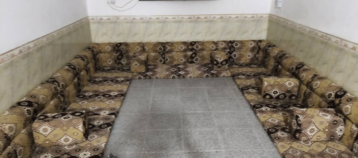 ديوان اخو الجديد للبيع الطول ٧ والعرض ٣ السعر 300 او بي مجال


**إذا كنت صاحب هذا الإعلان وتريد حذفه لأي سبب، رجاءا أرسل رسالة إلى الدعم الفني**
