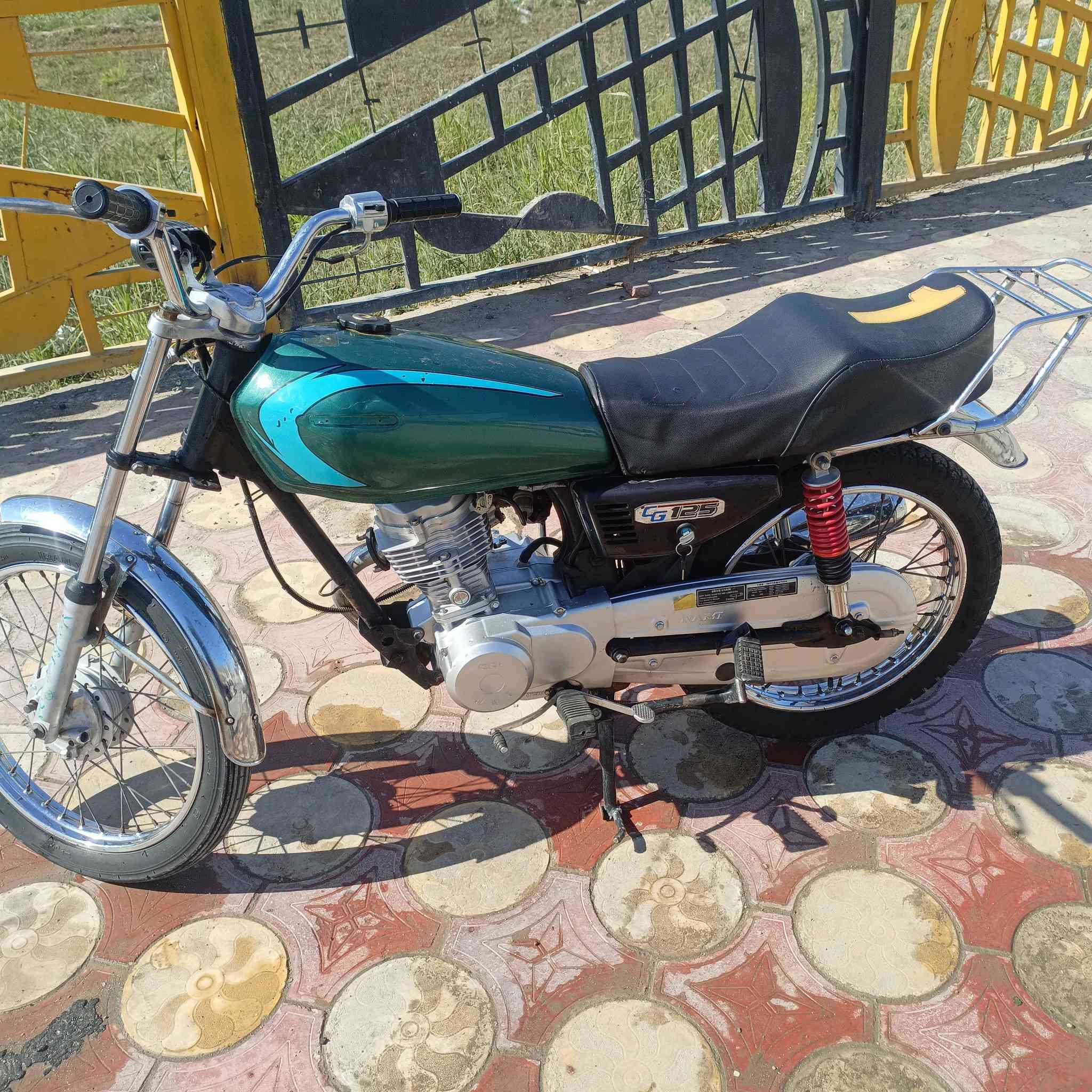 السلام عليكم شباب البيع بدون ***********
