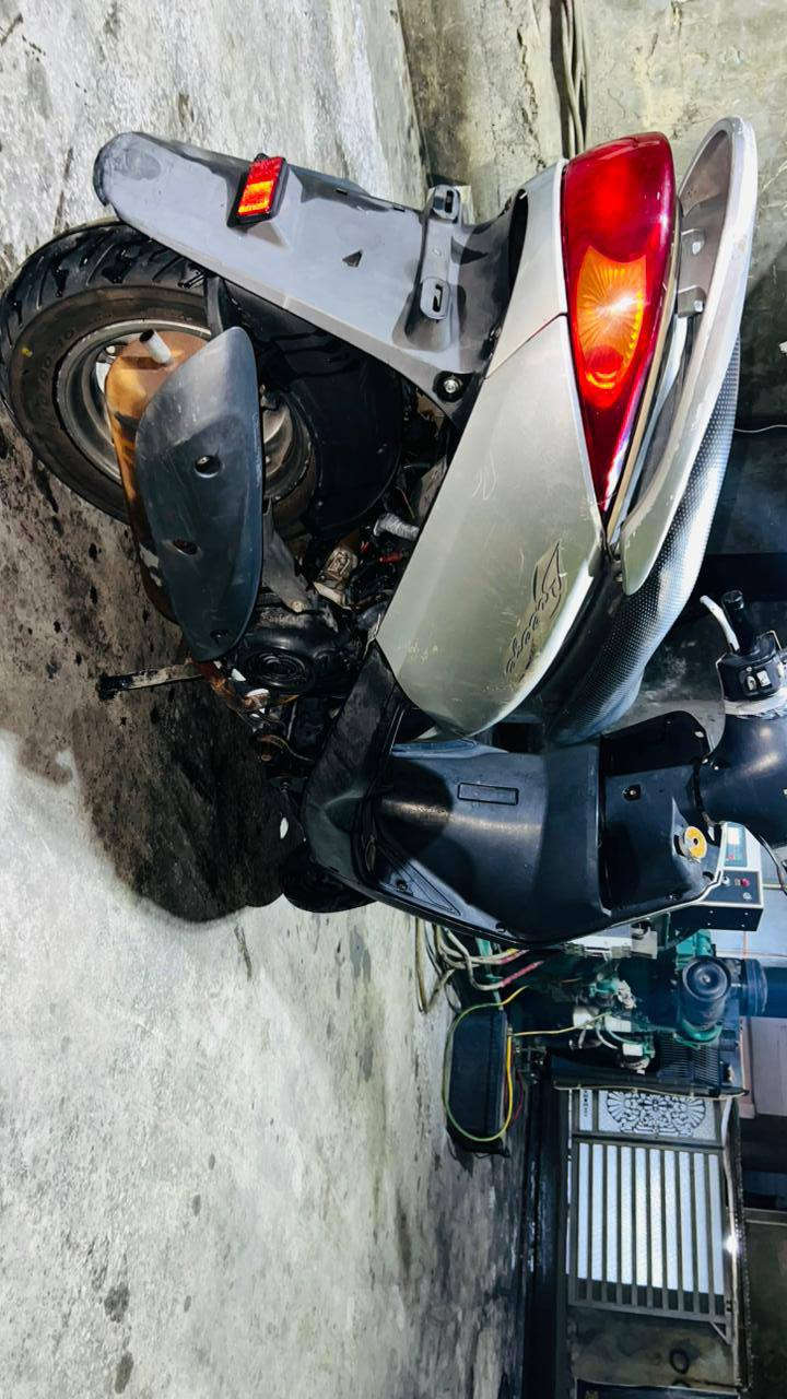 يالله اخوان اسلام عليكم بريز للبيع قيم بما يرضي الله كله ع البلاد فقط كابريتر تجاري جيب فيتر وياك وكلبها على راحتك عنوانها بغداد الرشاد او العبيدي 
(ترهم مراوس) حسب القناعة
رقم الهاتف ***********
