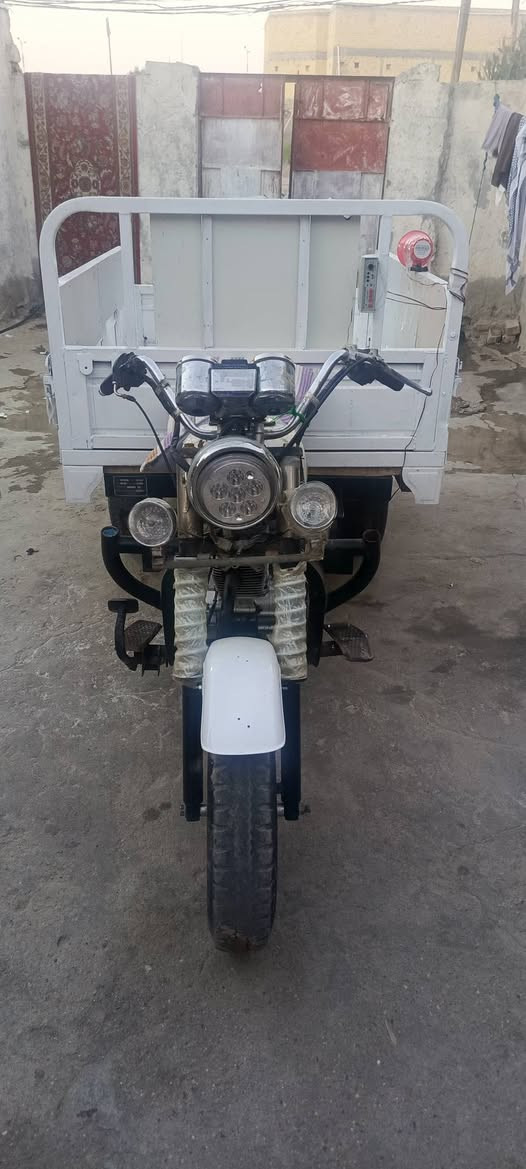 سلام عليكم ستوته ديوان مديل 17اوراق صوليه بدي مصبوق ستوته كمامله ما ناقصه شي سعر 1300 
رقم ***********
