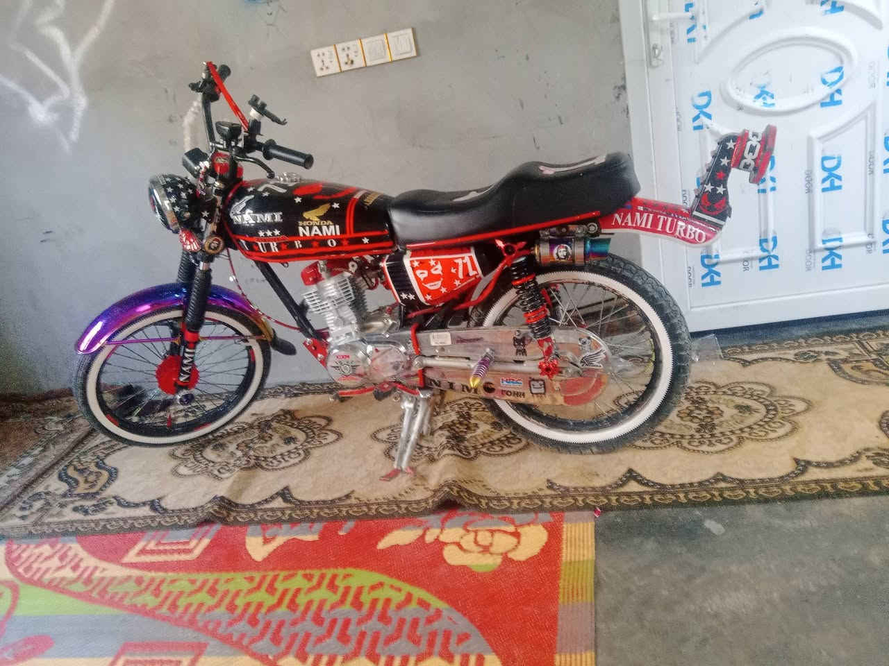 سلام عليكم دراجه تعمير 25 نامه تيربو شاصي 23 اوراق وحده بي مكاني جلولاء سعر 600 ....... ***********
