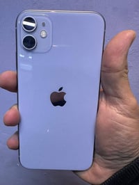 ايفون ١١ عادي ذاكرة 128 مستبدل فقط بطاريه من جهاز ثاني وضهر جهاز مفطر ...