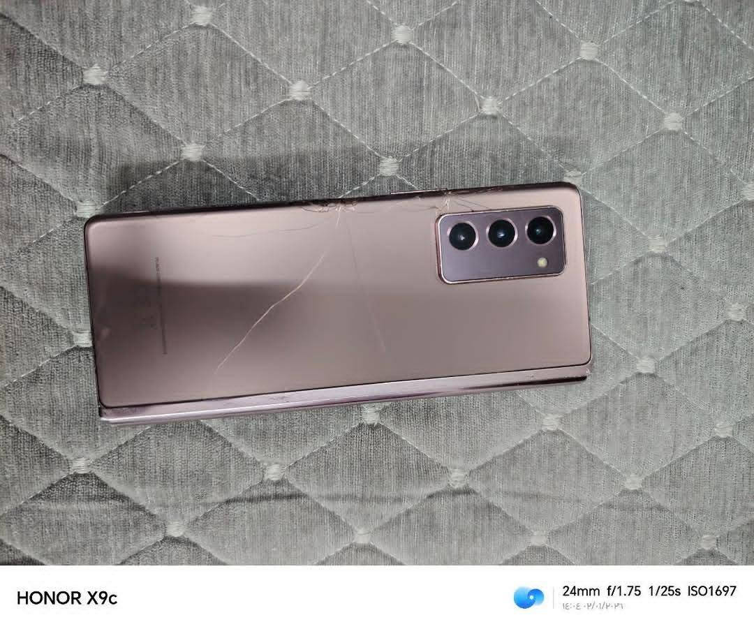 Galaxy Z Fold2 LTE
سلام عليكم كلكسي زت فولد 2  
مراوس او بيع
كون بغداد وقريب علئ الكاظميه او بلحريه
استفسار خاص


**إذا كنت صاحب هذا الإعلان وتريد حذفه لأي سبب، رجاءا أرسل رسالة إلى الدعم الفني**