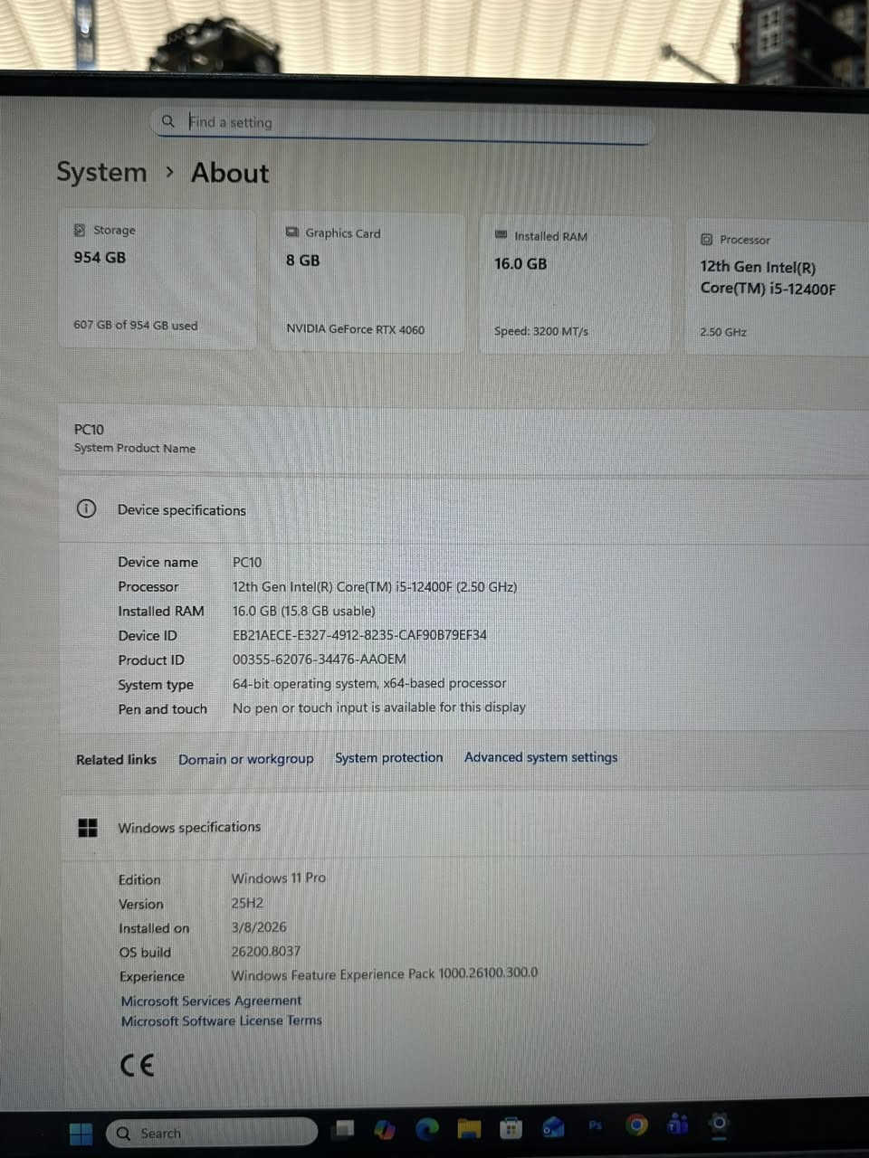 مواصفات الجهاز:
💻 المعالج: Intel Core i5 الجيل 12 (i5-12400F) بسرعة 2.50GHz  
🎮 كرت الشاشة: RTX 4060 سعة 8GB  
🧠 الرام: 16GB بسرعة 3200MHz  
💾 التخزين: 1TB (954GB)  
🖥 النظام: Windows 11 Pro (أصلي)  

✨ الجهاز مناسب للألعاب القوية، المونتاج، والتصميم بدون أي مشاكل.

🎁 الإضافات ويا الجهاز:  
🖥 شاشة 144Hz نوع Avetron  
🎧 سماعة HyperX  
⌨️ كيبورد  

📍 الجهاز نظيف جداً واستخدام شهر واحد وشغله ممتاز، جاهز للاستخدام مباشرة.


**إذا كنت صاحب هذا الإعلان وتريد حذفه لأي سبب، رجاءا أرسل رسالة إلى الدعم الفني**
