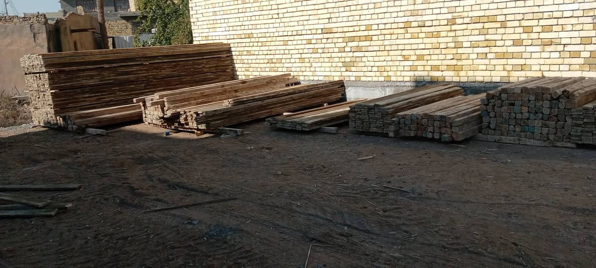 قالب خشب للبيع خشب روسي تارس 25 خشب نظيف حيل مكاني حله الاتصال على ***********

