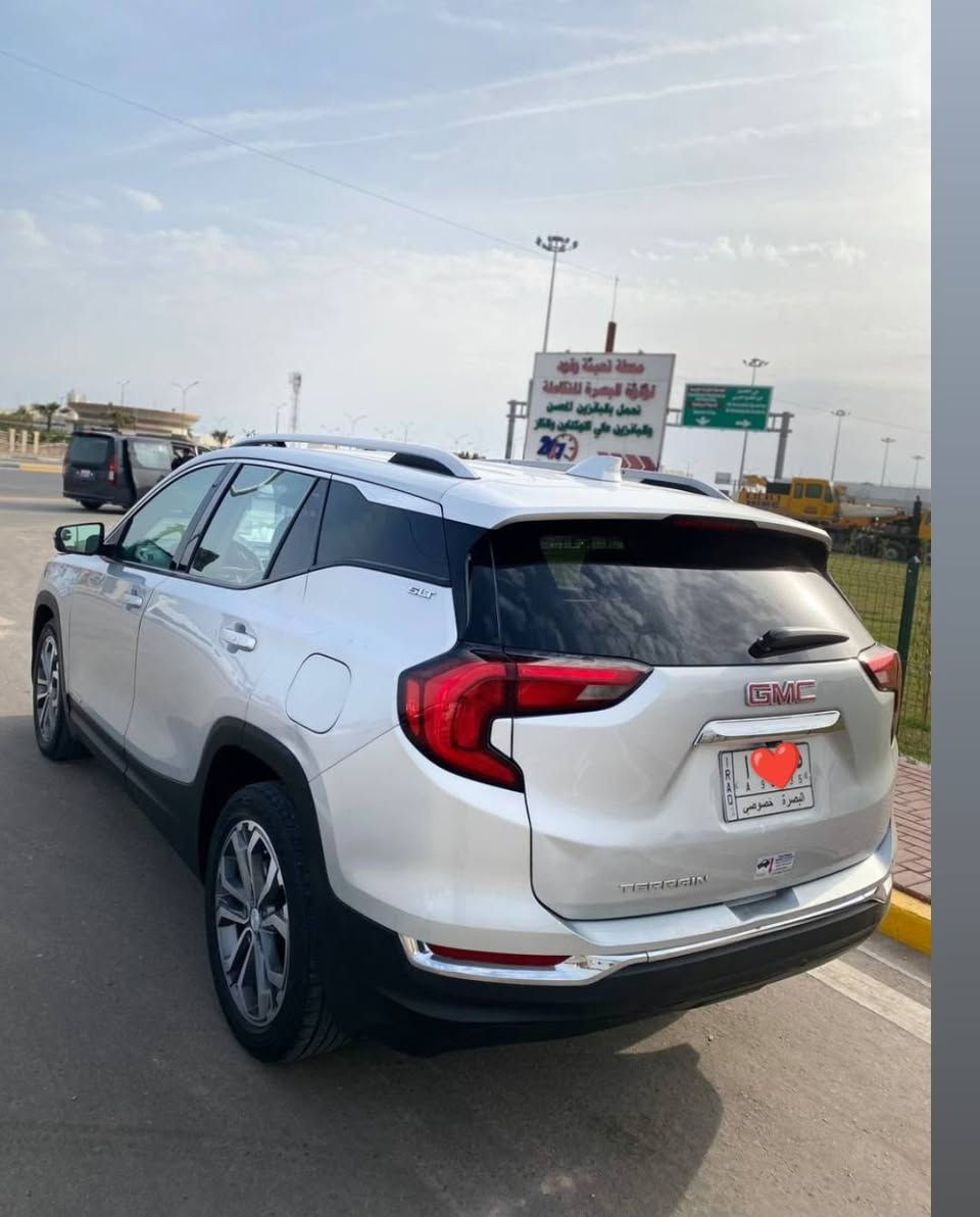 سلام عليكم 
جي ام سي تيران 2019 رقم بصره تحويل مباشر وارد امريكي بيها بنيد فقط باقي مكفوله من صبغ جاهزه وجديده مواصفات شاشه كامره 4 بصمات تشغيل عن بعد كشنات جلد وكهرباء لايت زنون ولد امامي خلفي تبريد قطعتين مكينه 1500 توربو جاهزه سياره سعر 140 بيها مجال الاستفسار *********** البصرة, العراق
