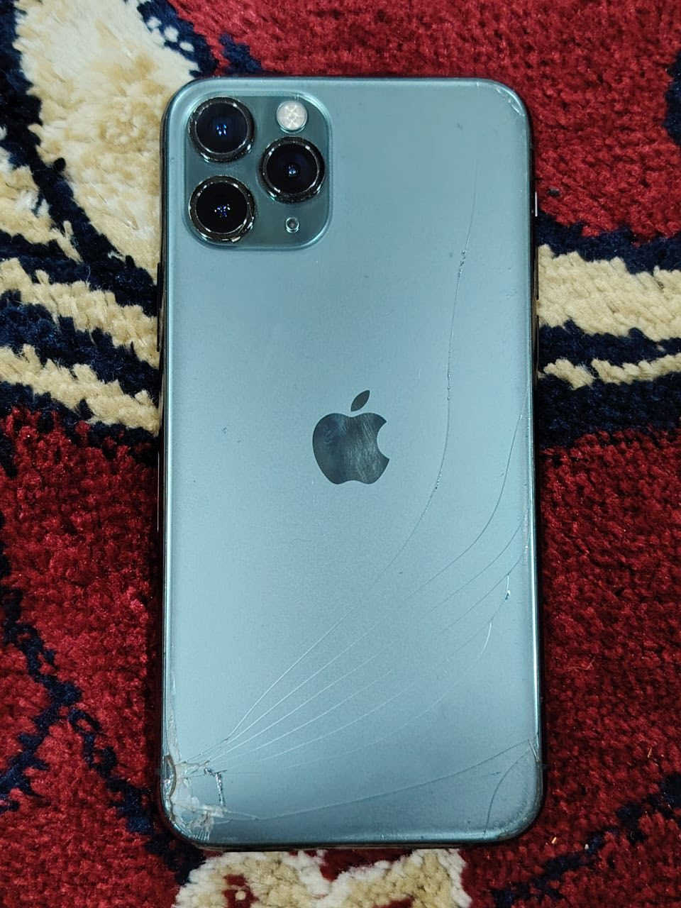 السلام عليكم ايفون 11برو مامفتوح بطاريه 89 بدون رفع ذاكره 64 دبل خط فقط بي شرك بلضهر ما مأثر للبيع او مراوس حسب القناعه السعر 240 رقم ***********
