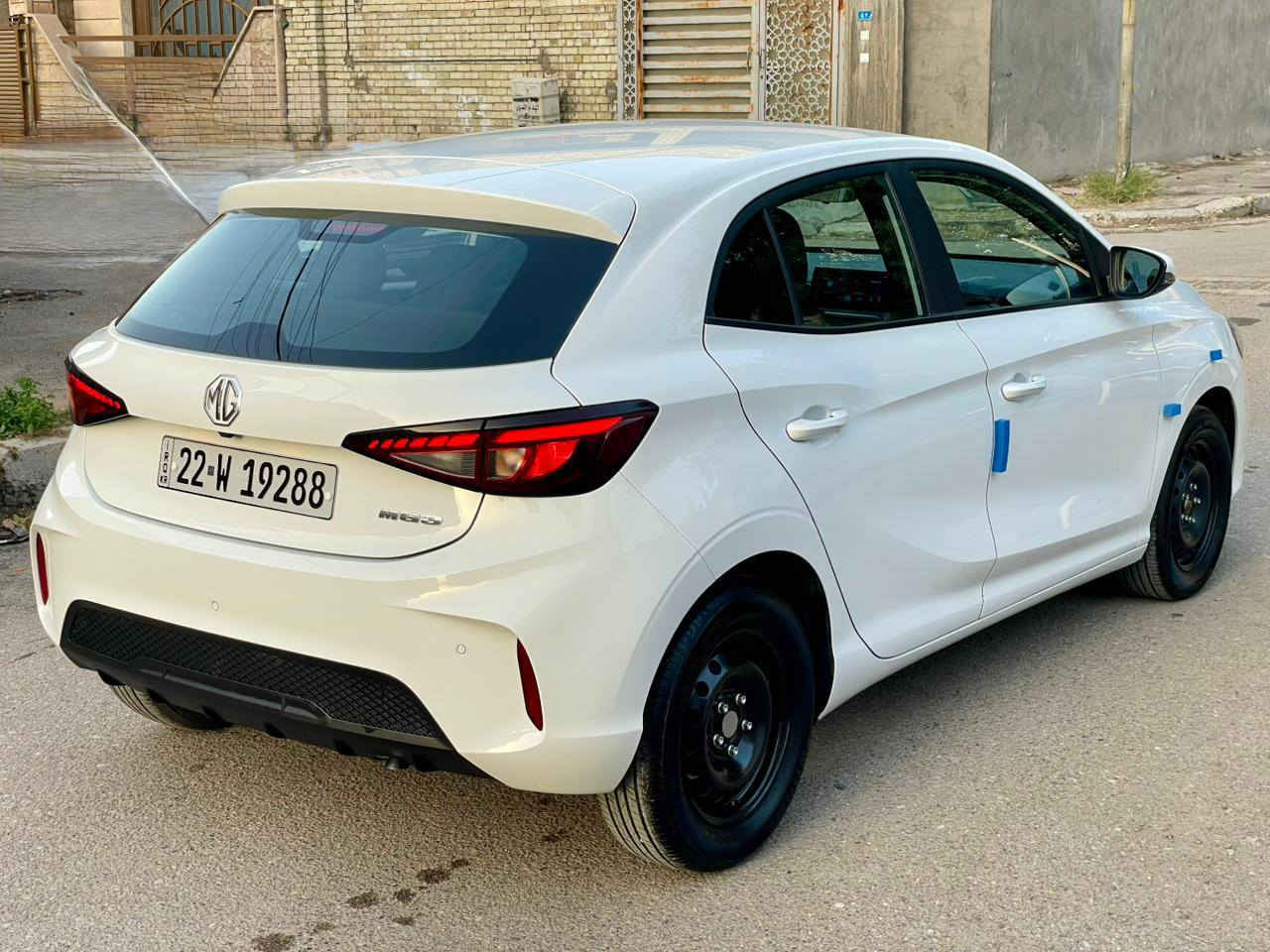 السلام عليكم             MG3
2025 رقم اربيل بآسمي تحويل مباشر 
بضمان 6 سنوات + 200 الف كيلو متر 
وضمان سنتين صيانه عامة مجانية 
6 تبديلات دهن مجانا بالشركة 
‎السيارة رقم اربيل باسمي 
‎المحرك 1500 تنفس طبيعي 
‎كير اوتماتيك 
‎شاشة ابل كار بلي واندرويد 
كامره خلفية
تحكم ستيرن جهتين 
 بك لايت لد Led
لايت الامامي لد Led + ماطور 
بلوجكترات امامية
اشاير بالمري الجانبية 
لايت عدسة 
‎حساسات خلفيه
حساس ضغط اطارات
 4 جام كهرباء
عداد المسا‎فة 7
السيارة بعدها بلازكات الشركة زيرو 
السيارة ترقيم جديد بأسمي اربيل 
تحويل ثاني يوم مكان السيارة بغداد الكرخ 
الاستفسار ***********
