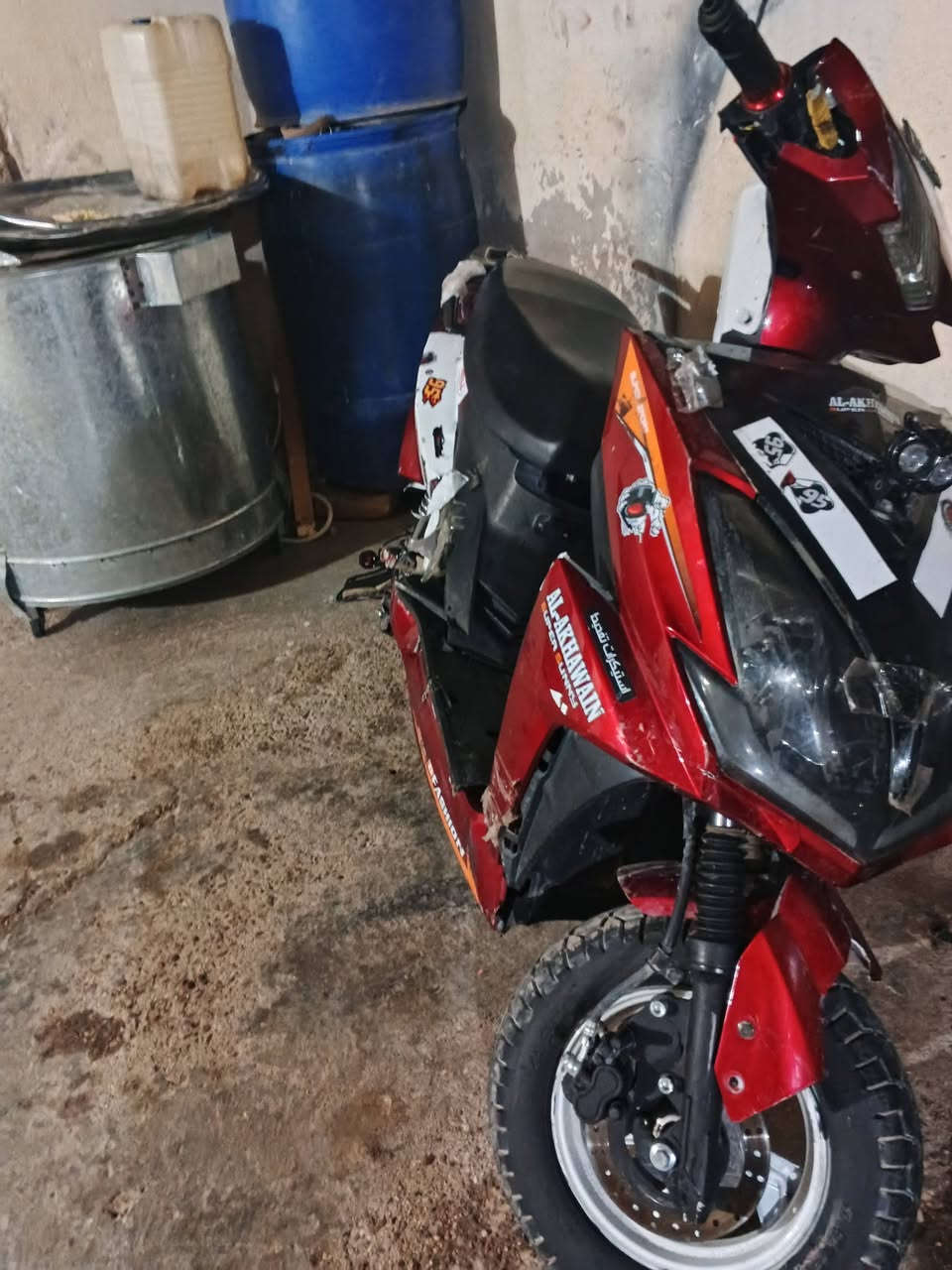 السلام عليكم ورحمه الله وبركاته دراجه سكنز للبيع بيها واير مال ملف قطع وايرين الدراجه على الفحص يقرن بطاريات 11: نص مثل ما قلت لكم سعر 200 قفل قفل مكاني فلوجه حي نزال رقمي*********** دراجه بس من صفحه وحده كفر مكسور الباقي نظيف مكسور
