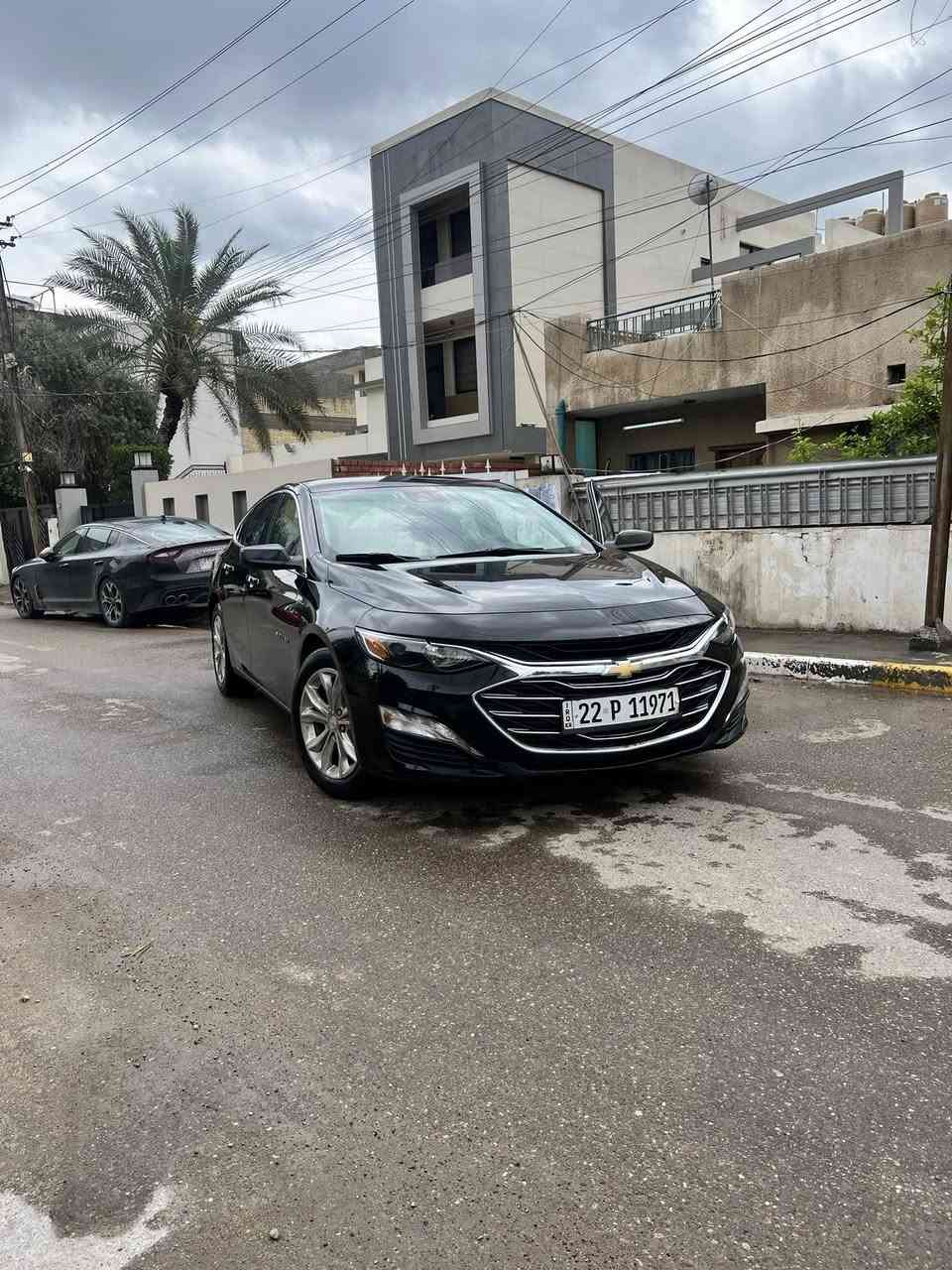 سلام عليكم موديل 23 ماشيه 50 سياره على ايدي وبسمي بدون صبغ بدون ايرباك بيها فديواول ماوصلت دبي موضح 
السعر140 وبيها مجال
***********
