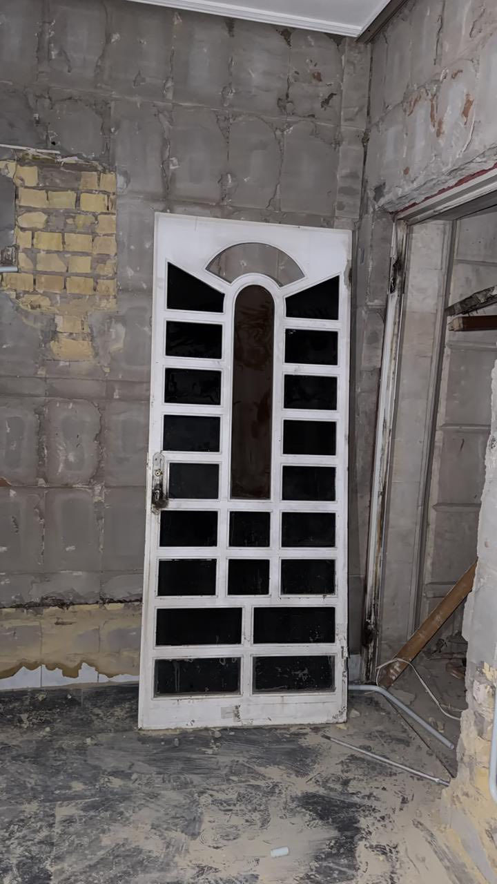 11 باب صاج عراقي و 6 حديد بيبان و 6 كتايب حديد للاستفسار اتصل ***********
